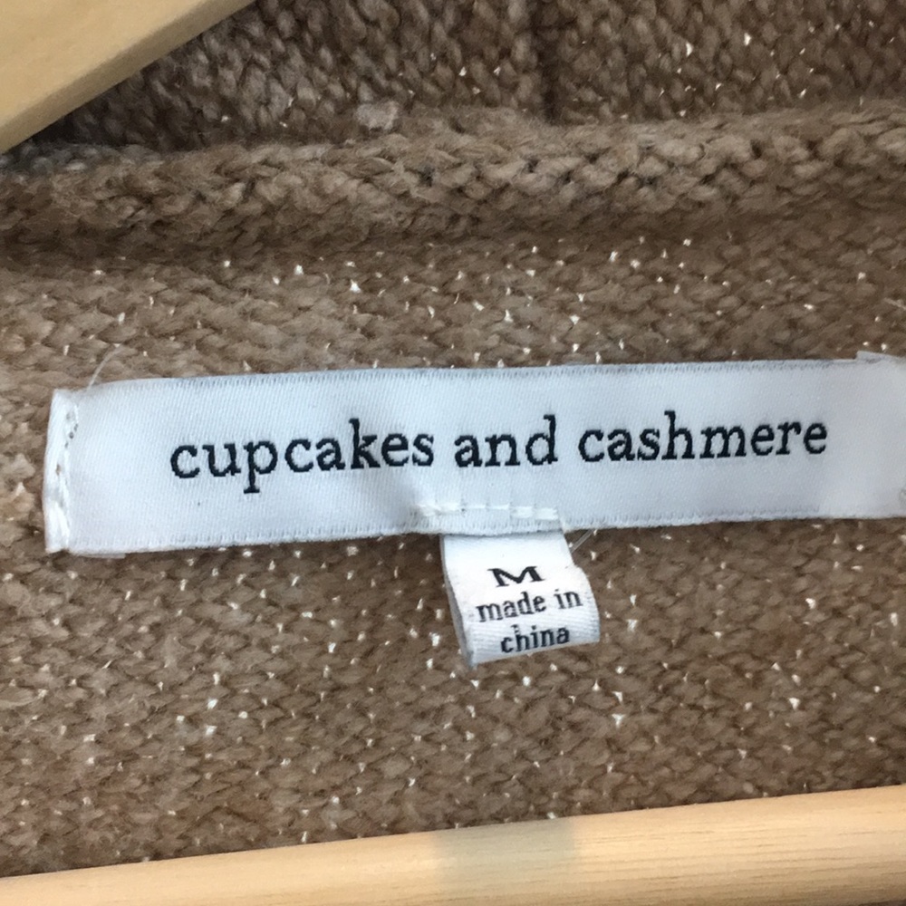 Cupcakes and Cashmere Beige Open Cardigan With Pockets - Picture 3 of 4